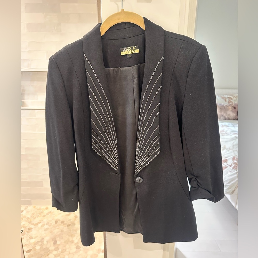 Elegant Black Women's Blazer with Chain Link Lapels by La Rok Luxe